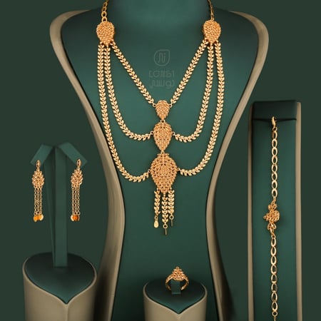 طقم مطلي كبير ذهبي