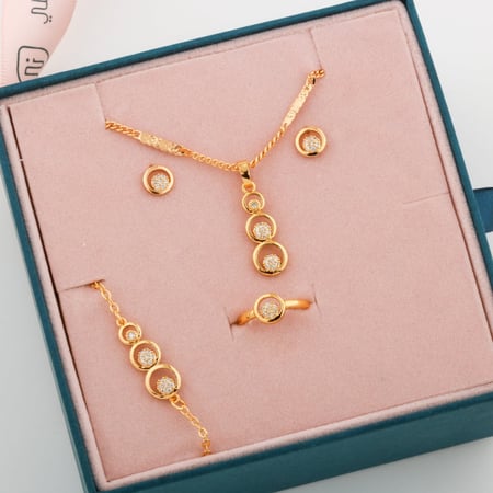 طقم بناتي تصميم ذهب 9