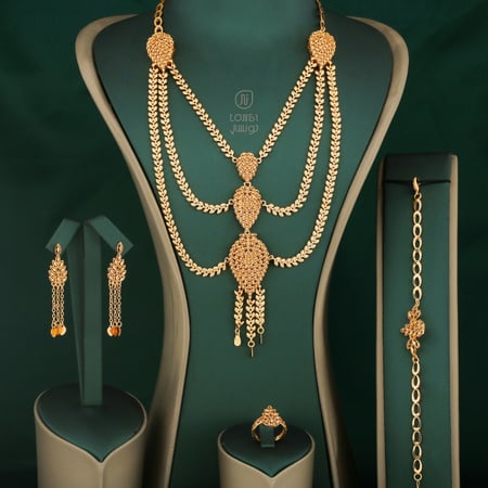 طقم مطلي كبير ذهبي