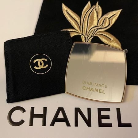 10 كيس شانيل مع مرايا شانيل الاصلية بحجم رائع لشنط Chanel VIP Sublimage Mirror