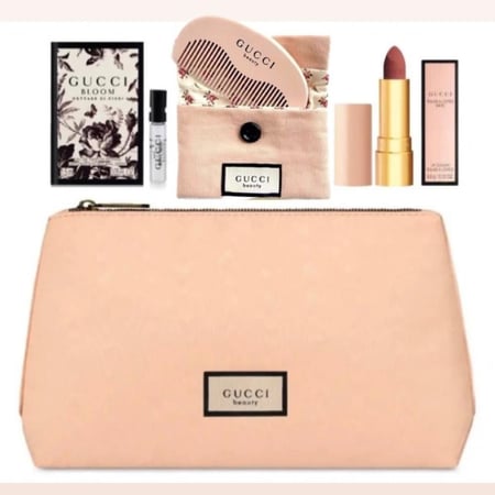 طقم قوتشي (شنطة قوتشي زهرية للمكياج/ روج / مشط / عينة عطر ) / الكيس اختياري