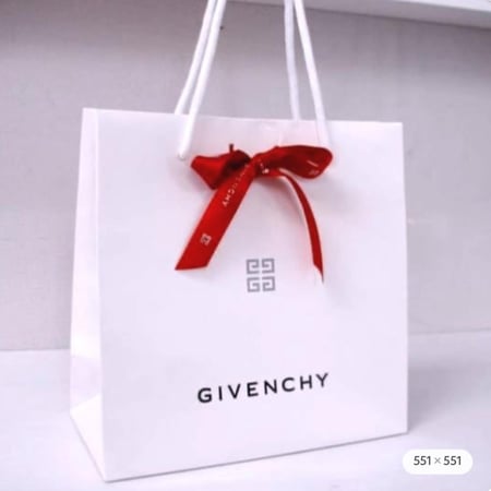 باوتش جيفينشي اسود بمسكة Givenchy Pouch With Handle