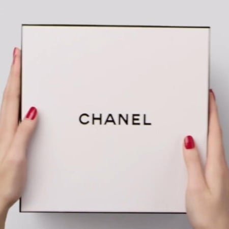 بكج علبة و كيس و كرت من شانيل باصدار محدود