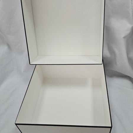 بكج علبة و كيس و كرت من شانيل باصدار محدود