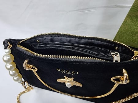 شنطة قوتشي المخملية باللون الاسود اصليه Gucci Black Velvet Bag