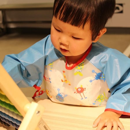 مريلة اطفال باكمام طويلة