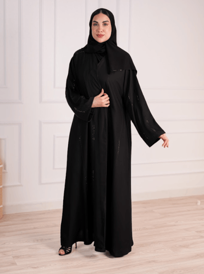 عباية بتطريز اسود