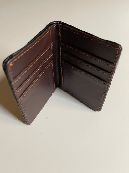 محفظة رجالية بمطاط اغلاق