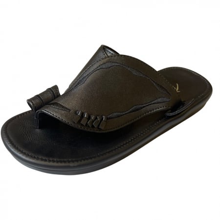 حذاء طبي بني