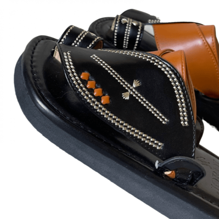 صندل رجالي شرقي اسود - بني