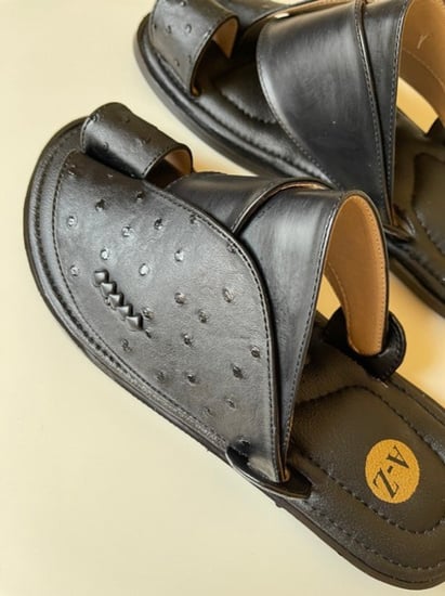 حذاء شرقي راقي اسود