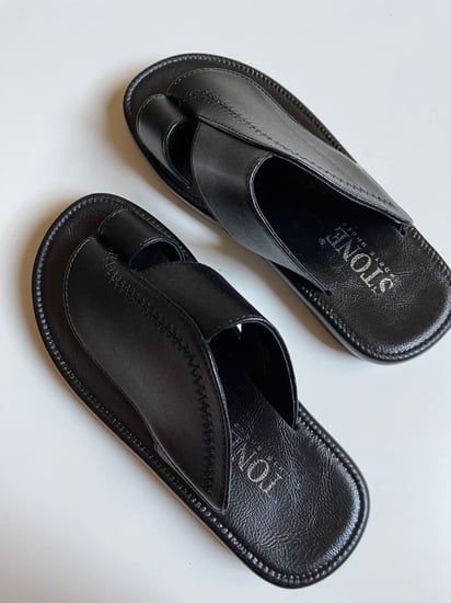 حذاء خليجي اسود من STONE