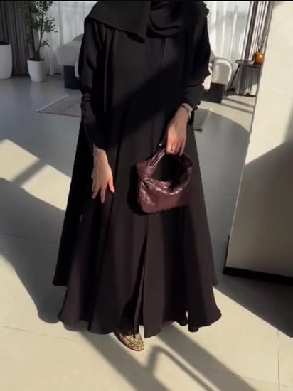 عبايه كلوش مع فستان وطرحه ونقاب