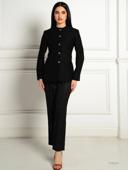 بدلة أنيقة وكلاسيك من قطعتين