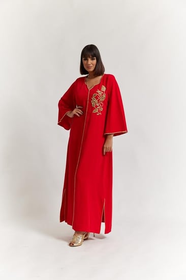 جلابية حمراء