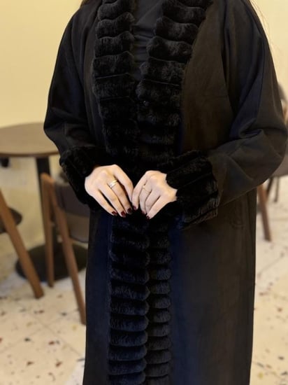 عباية شتوية شامواه بتدخيلات الفرو الناعم