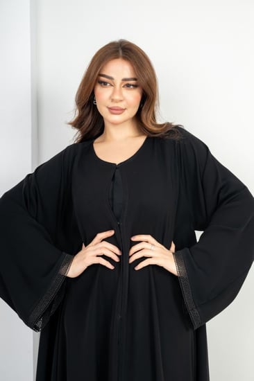عباية انيقه بتدخيلات كم مميزة