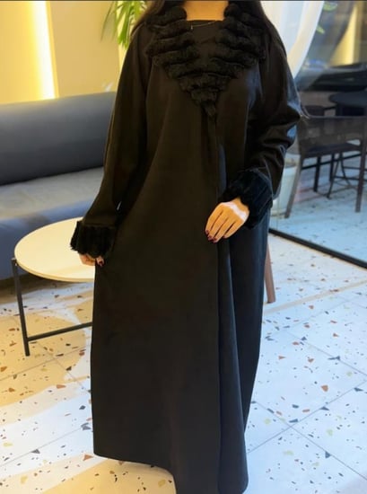 عبايه شتويه  شامواه  بلمسه من القطيفه الفاخرة