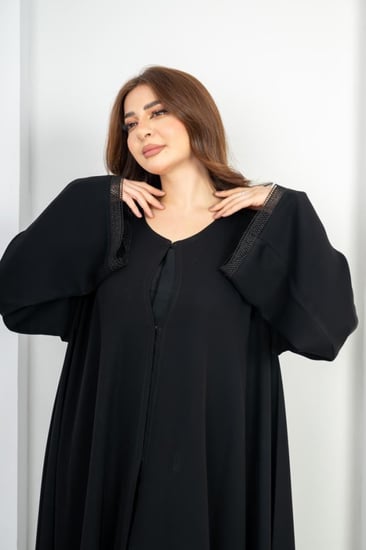 عباية انيقه بتدخيلات كم مميزة