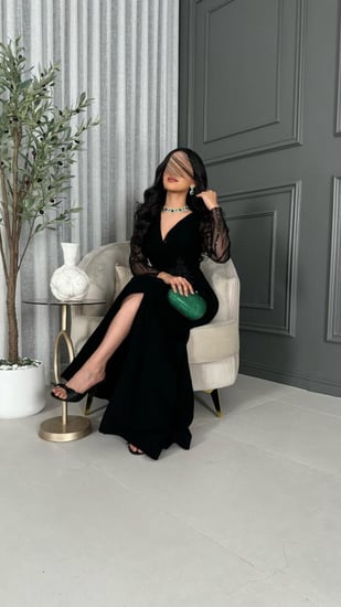 فستان سهرة ناعم بخامه باربي أكتاف شك تطريز