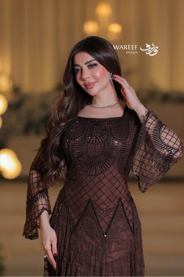 فستان دانتيل بتطريز فاخر
