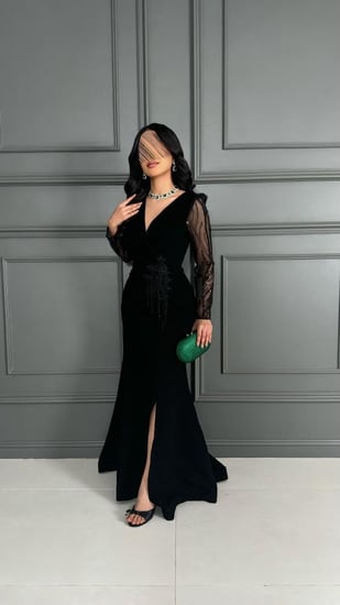 فستان سهرة ناعم بخامه باربي أكتاف شك تطريز