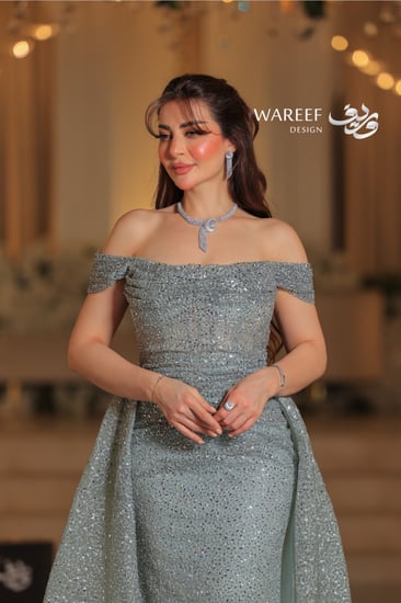 فستان سهره اوف شولدر بذيل خلفي طويل