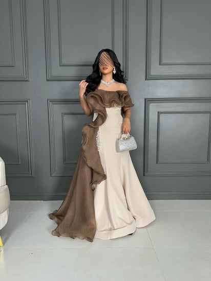 فستان سهرة ناعم بخامه تفته استرتش تطريز كرستال