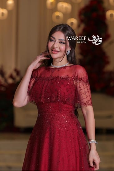 فستان بيج مزين بالتطريز الفخم