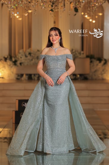 فستان سهره اوف شولدر بذيل خلفي طويل