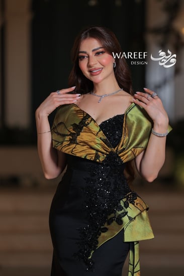 فستان أسود طويل
