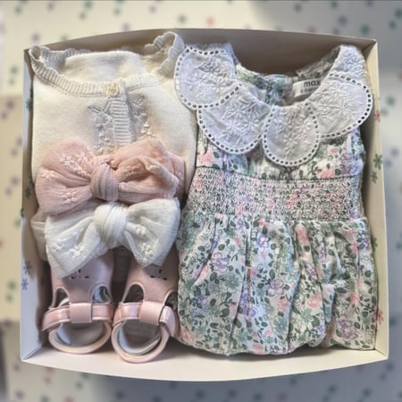 فستان بطبعات ازهار