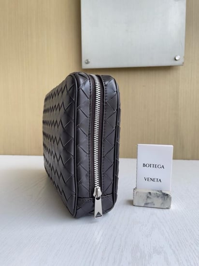 بوتيقا Large lntrecciato مقاس 26cm