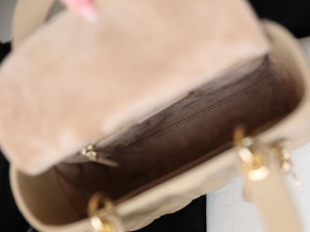 ليدي ديور سمول سايز 20cm