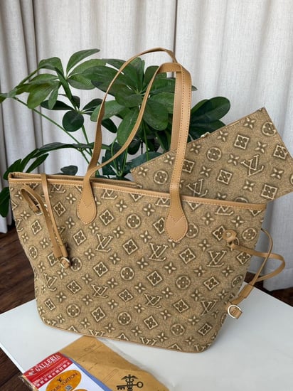 شنطة لويس فيتون جينز ذهبي كبيرة فاخرة 👜✨