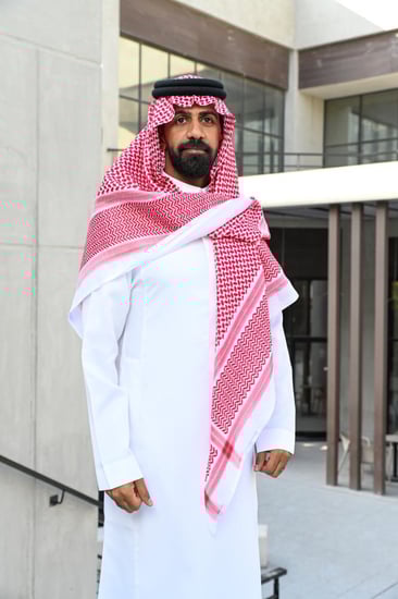 شماغ احمر بروجيه بصمة 3