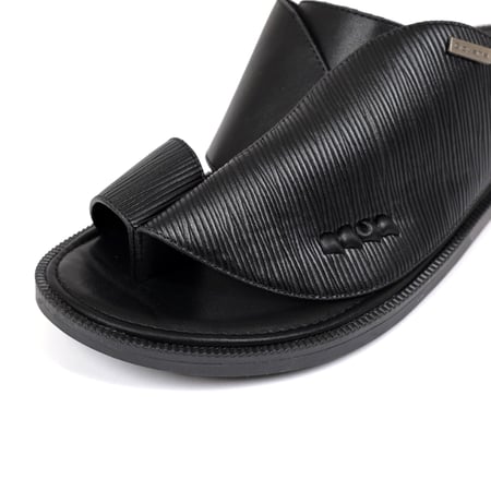 احذية شرقية