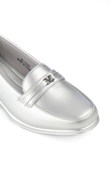 حذاء طبي كعب مغلق بشريط عريض