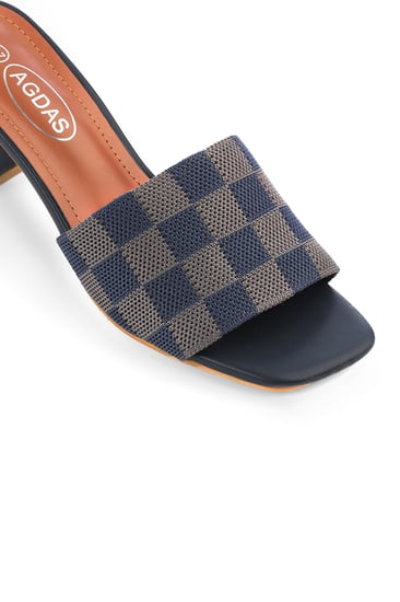 حذاء صيفي طبي أنيق سليبر كعب عالِ بمقدمة قماشية مزينة بشكل مربعات