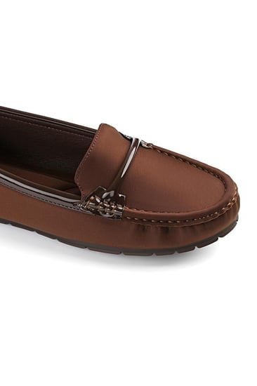 حذاء فلات طبي مغلق قماشي بشريط جلدي رفيع