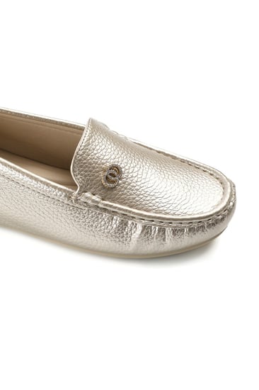 حذاء فلات طبي كاجوال مغلق بلمعة