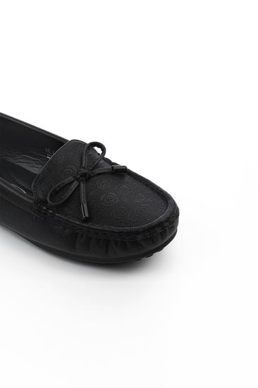 حذاء فلات طبي كاجوال مغلق تزينه فيونكة من الجلد