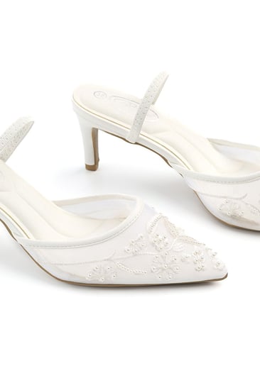 حذاء كلاسيكي سهرة أنيق بمقدمة مدببة مصنوعة من شبكة بتطريز نافر وكعب رفيع