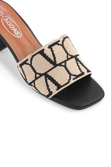 حذاء صيفي طبي أنيق سليبر كعب عالِ بمقدمة قماشية مزينة بأحرف