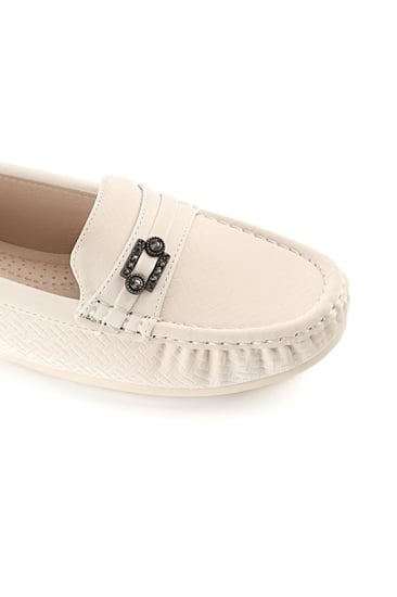 حذاء فلات طبي مغلق بلمعة وشريط جلدي