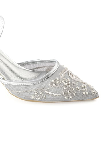 حذاء كلاسيكي سهرة أنيق بمقدمة مدببة مصنوعة من شبكة مطرزة بكعب رفيع