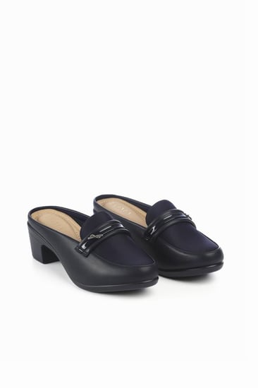 حذاء طبي كعب مفتوح من الخلف بلمعه وكعب منفصل