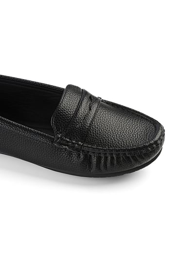 حذاء فلات طبي كاجوال مغلق سادة بلمعة