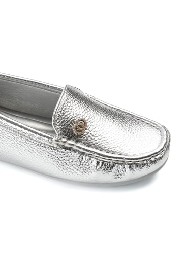 حذاء فلات طبي كاجوال مغلق بلمعة