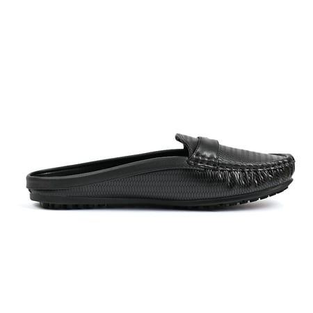 حذاء فلات طبي نسائي مفتوح من الخلف مزود بشريط جلدي مزين بالستراس